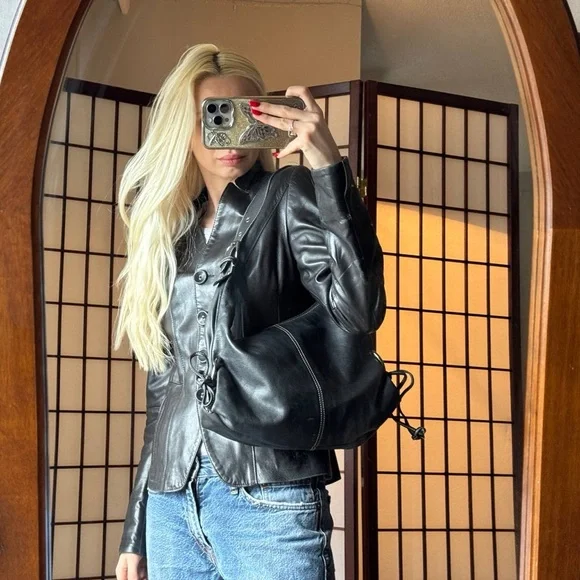 Danier Black Leather Hobo Bag - Picture 3 of 8